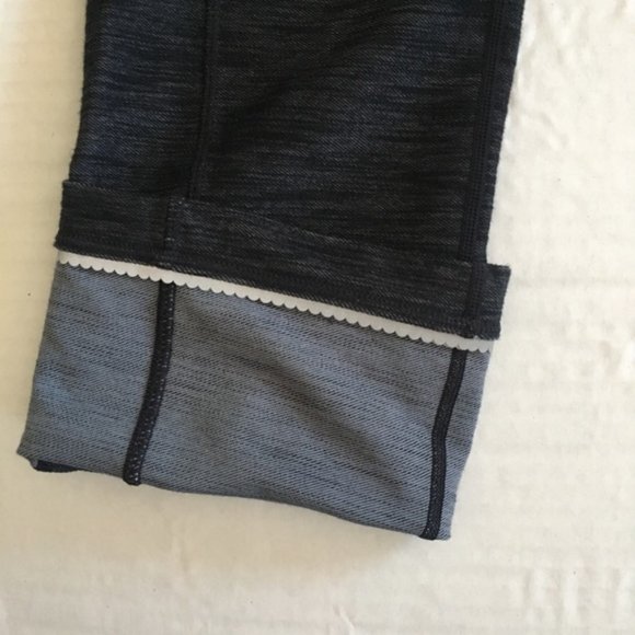 Lululemon denim Ride Button On Crop scalloped hem - Picture 5 of 10